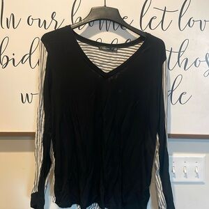 Doe & Rae mixed material top black